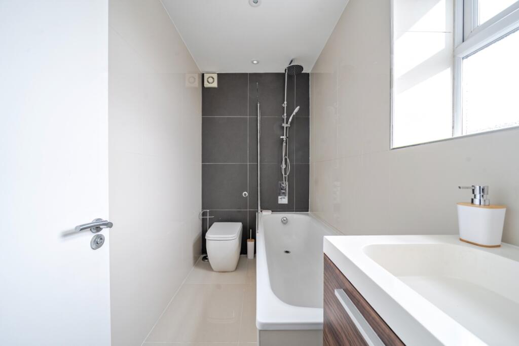 1304969-8-683eed6...