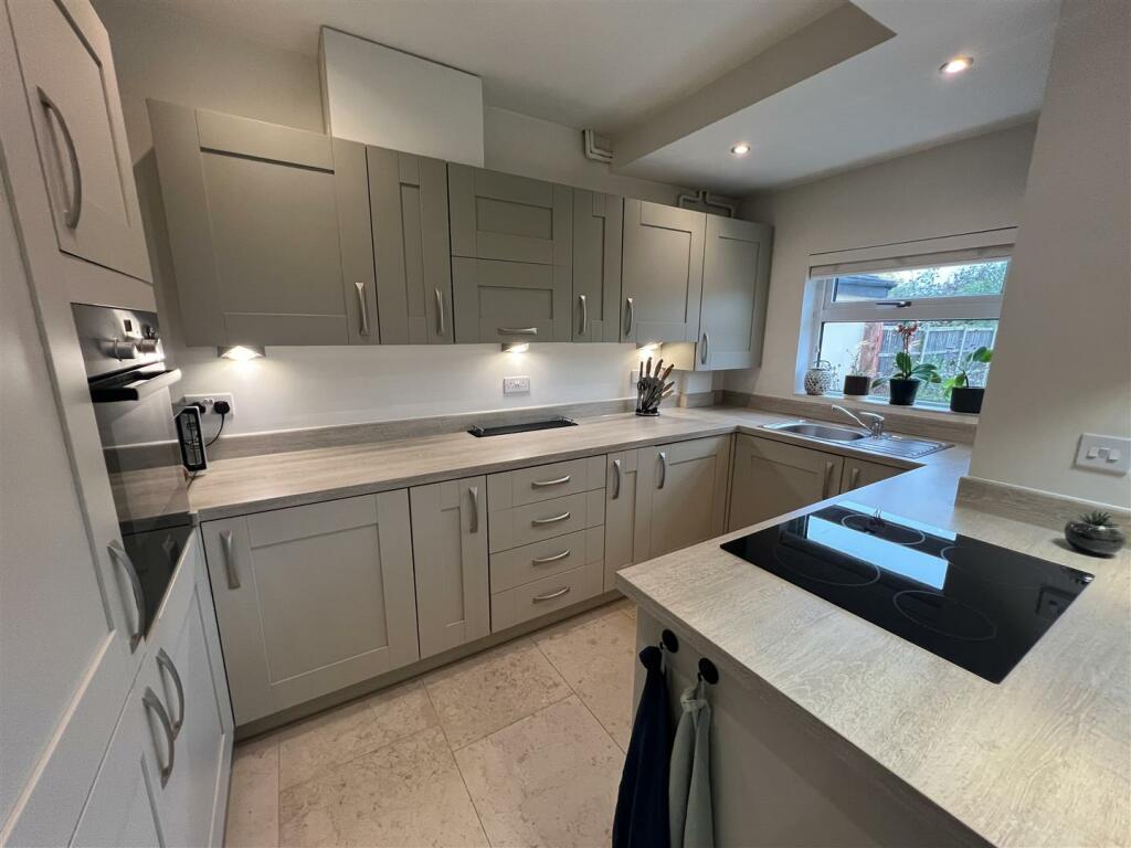 Kitchen A.JPG