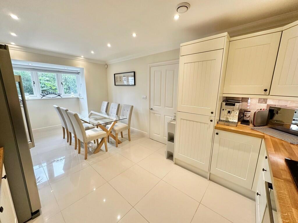 IMG-20240820-WA00...