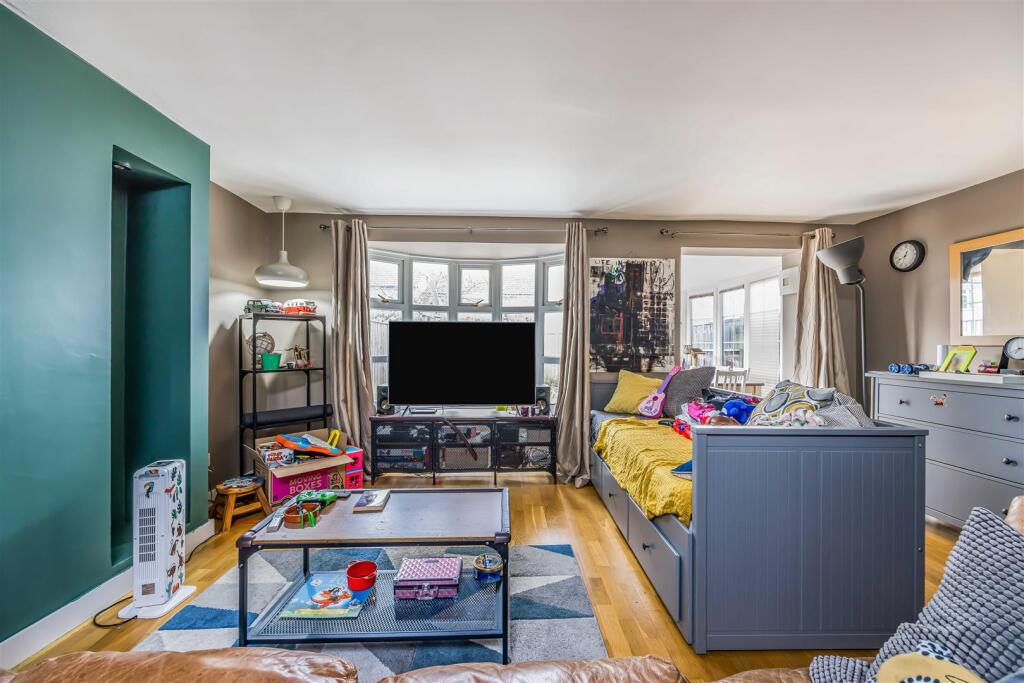 63 Oaklands Road, Havant-Small-PorticoMarketing-Ne