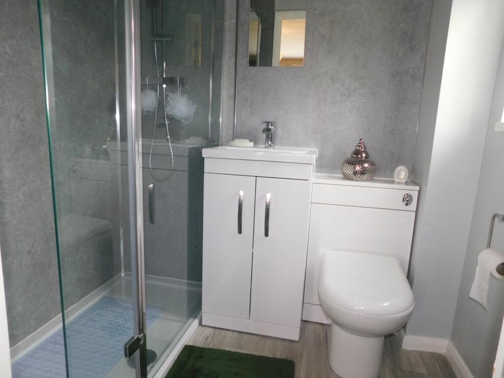 EN SUITE ONE