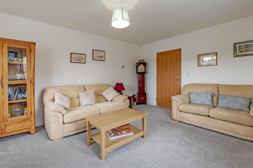 Reception Room-2.jpg