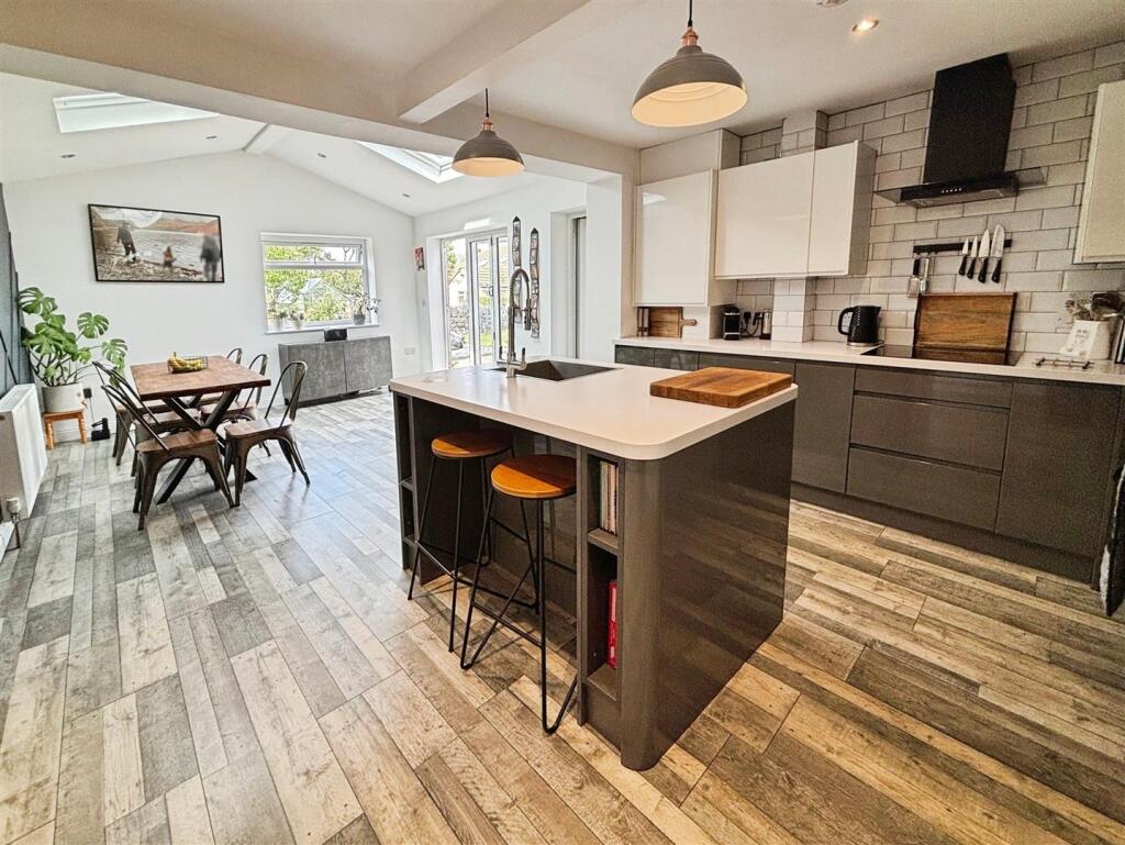 Kitchen/Family Room