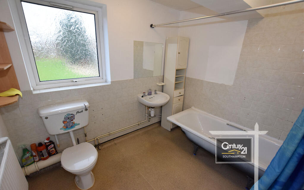 COMMUNAL BATHROOM