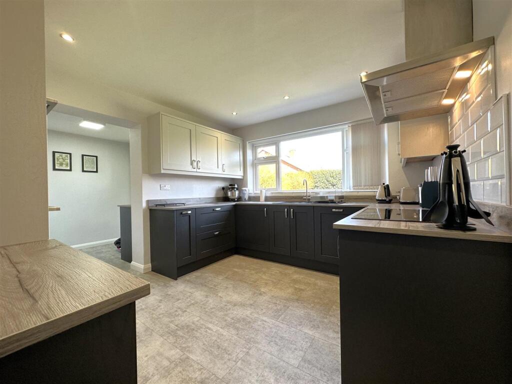 Stylish Modern Kitchen 494