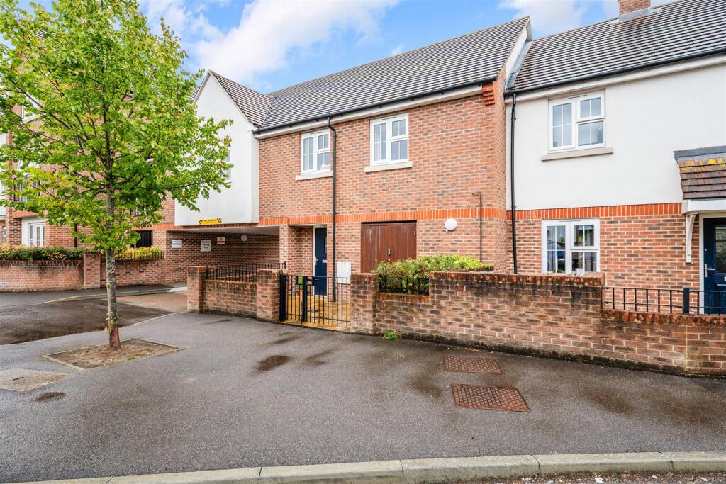 FIELD OAKS WAY (11).jpg