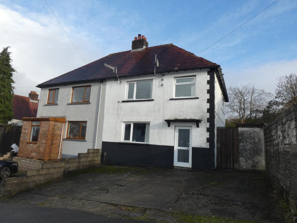 Caederwen Road, Cimla, Neath . SA11 1UY
