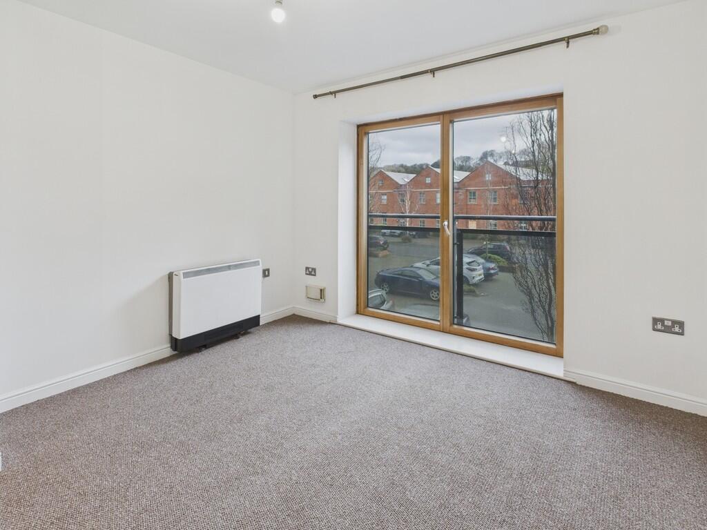 CAM04273G0-PR0225...