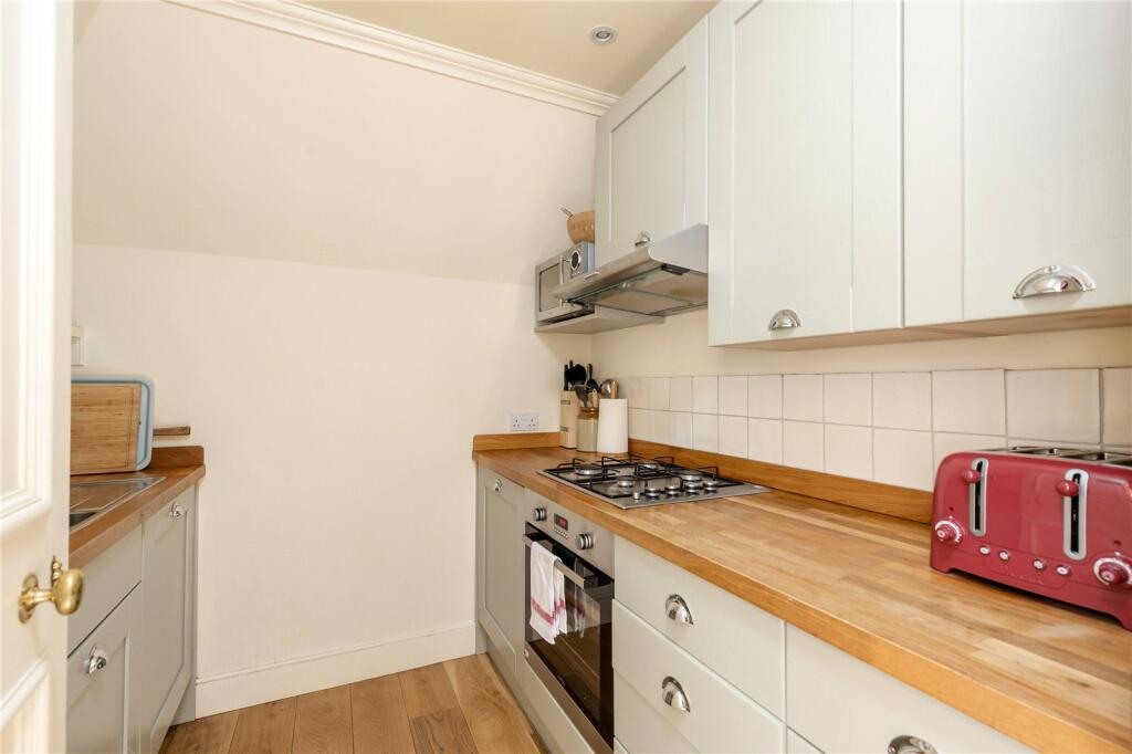 Pavilion - Kitchen