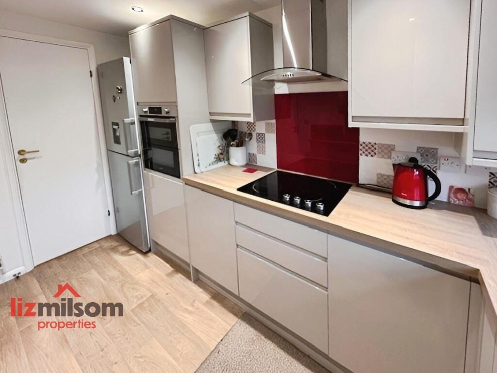 c37ef37a-Fitted 20Kitchen.jpg