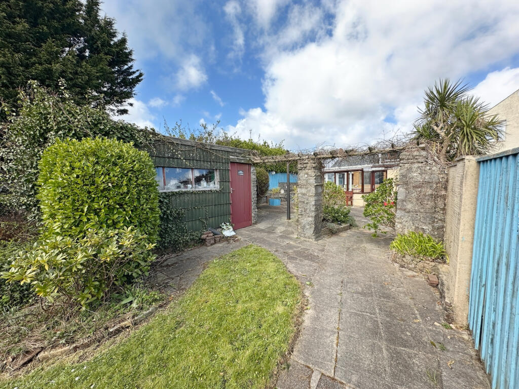 Rear Garden with Out-building 1