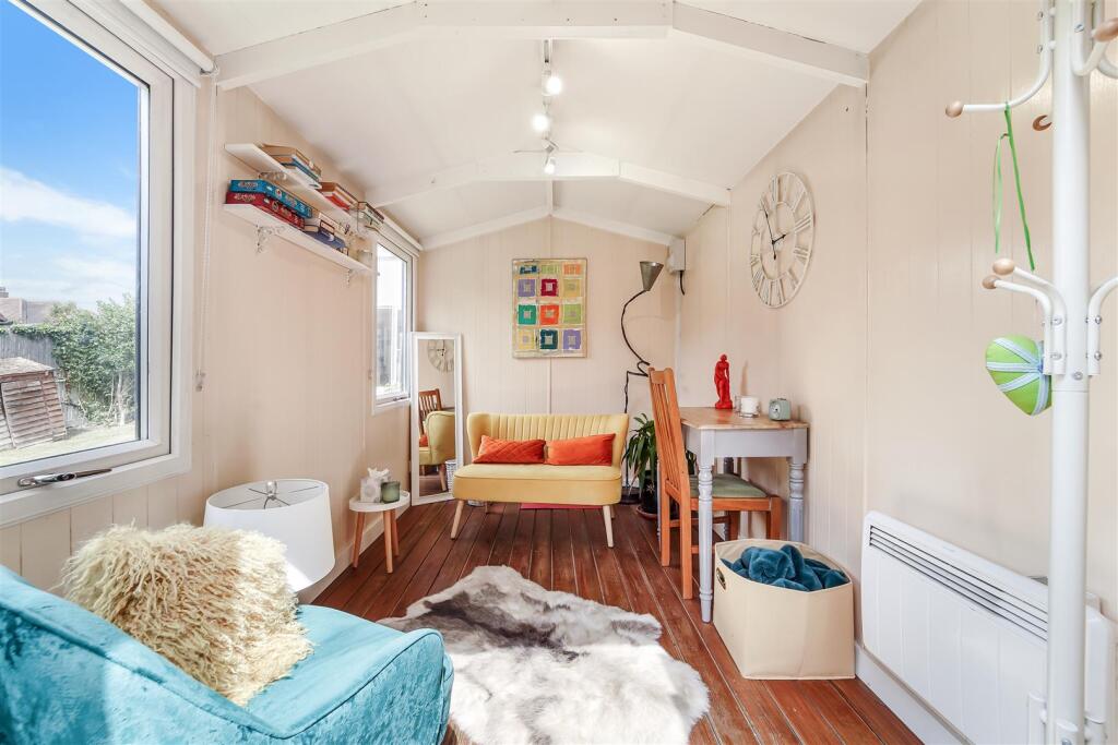 WHITESHORSE DRIVE (15).jpg