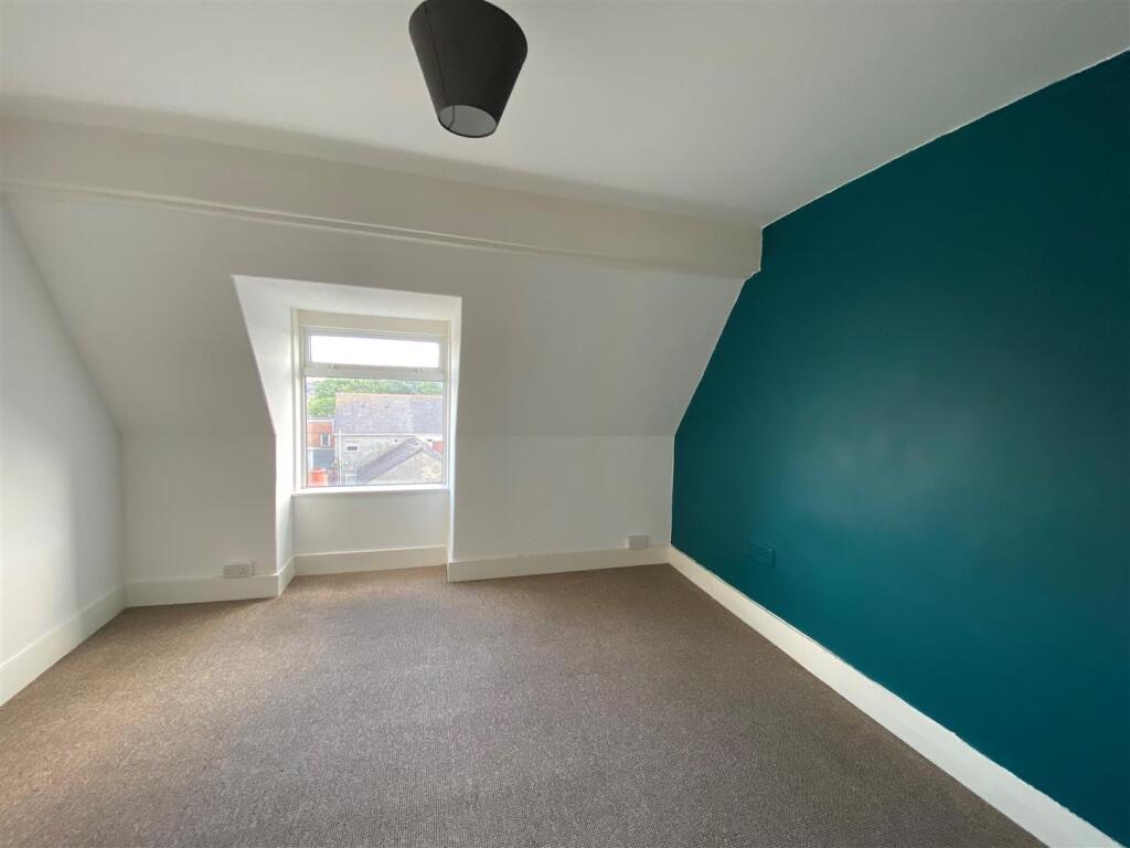 86 High Street - third bedroom.jpg