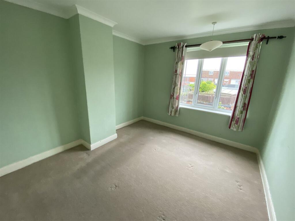 Bedroom no.1 front double: