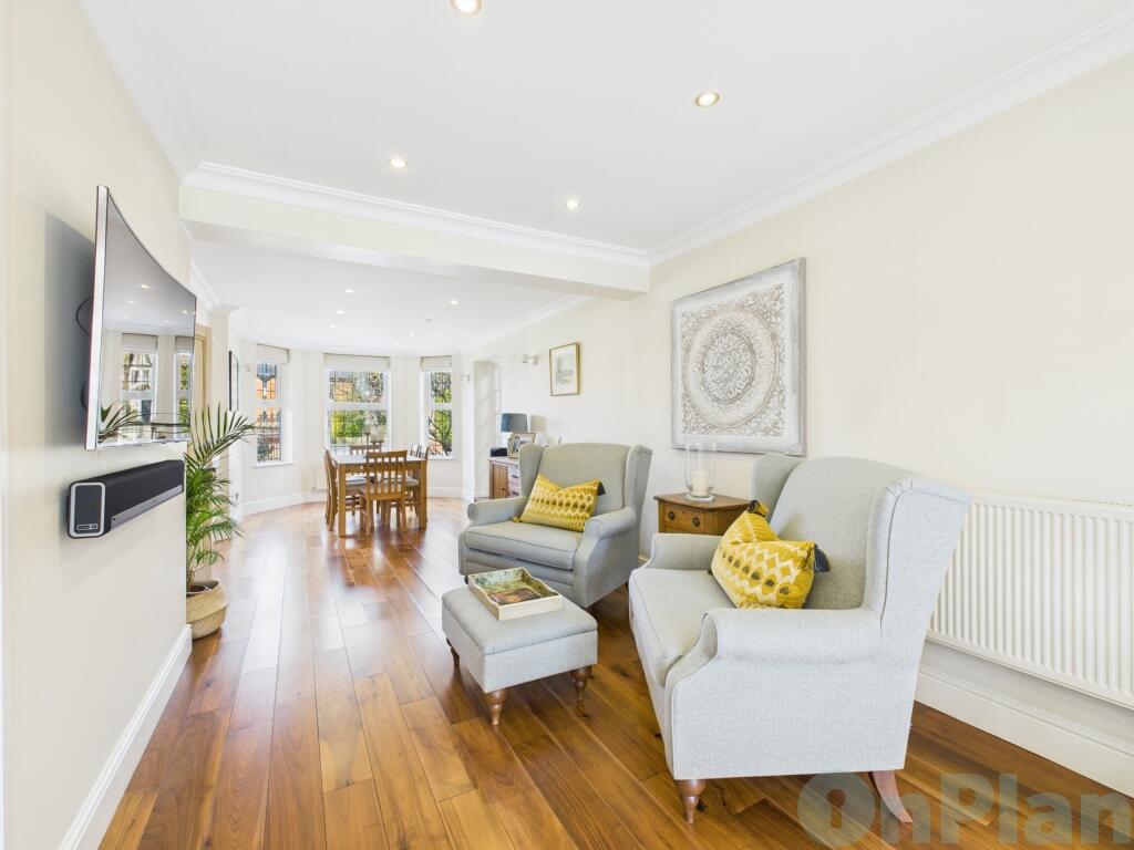 CAM04024G0-PR0023-STILL017