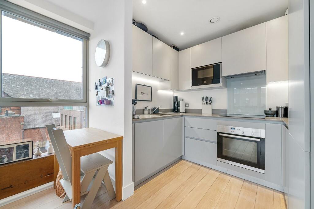 Kitchen.JPG