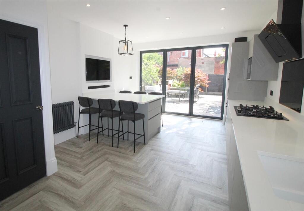 Park Rd, 50A, kitchen.JPG