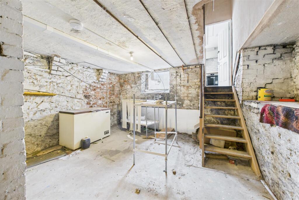 6 Osborne Villas, Kingsdown, Bristol BS2 8BP | Fre