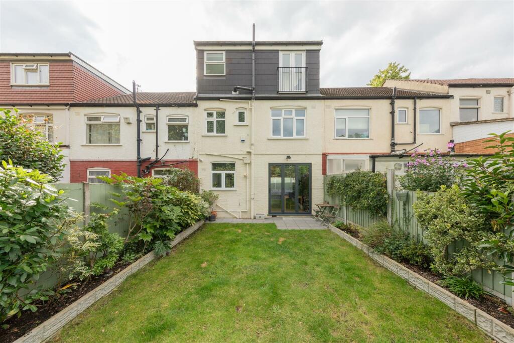 92 Cavendish Drive, E11
