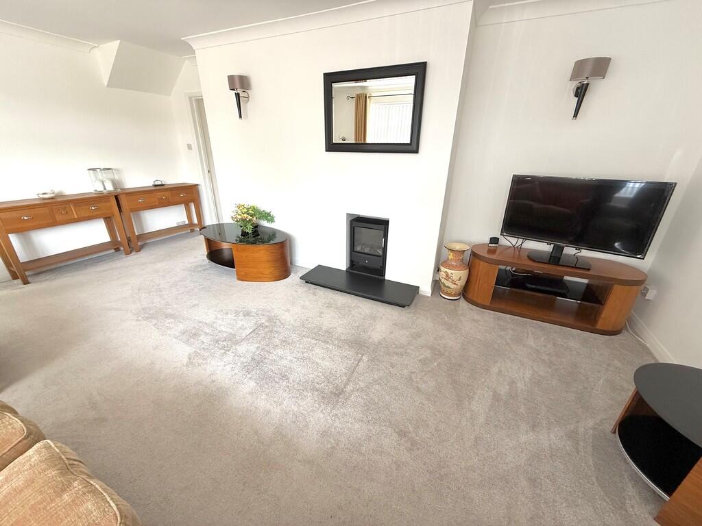 9 Hawke Close Lou...