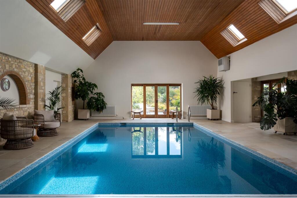 62 - High Barn - GL6 0QA - Web.jpg