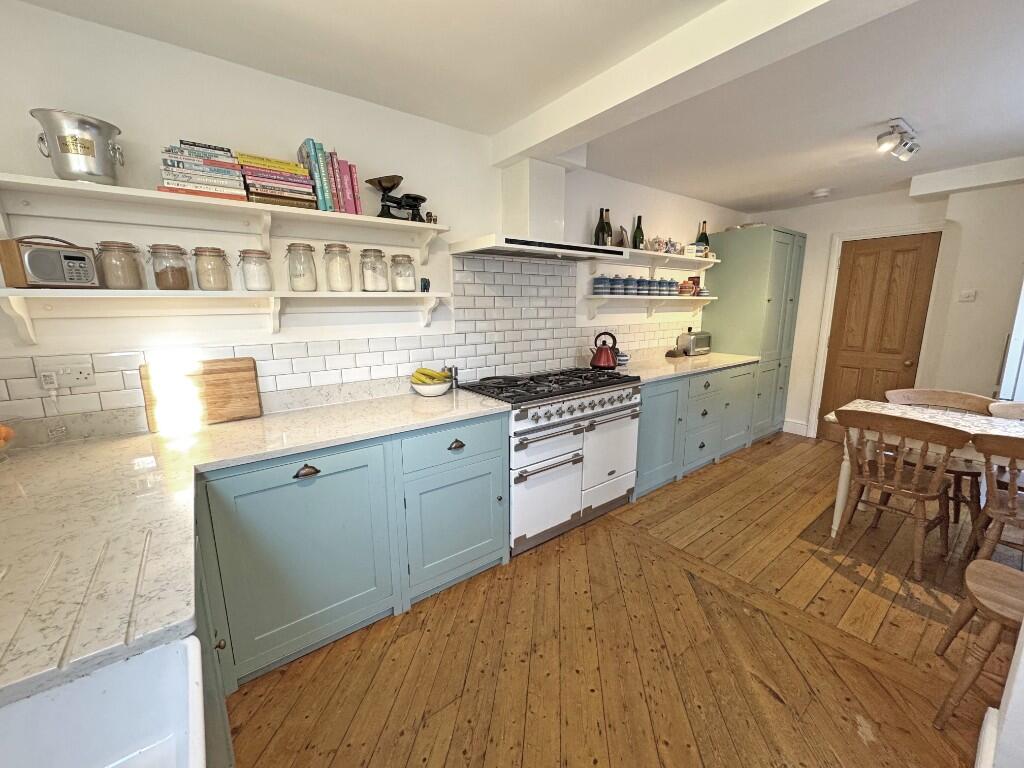 Kit/Breakfast Room