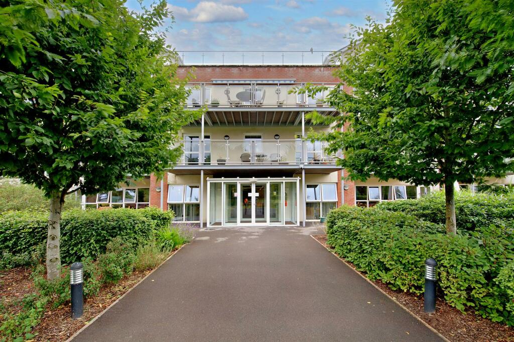 Ellisfields Court