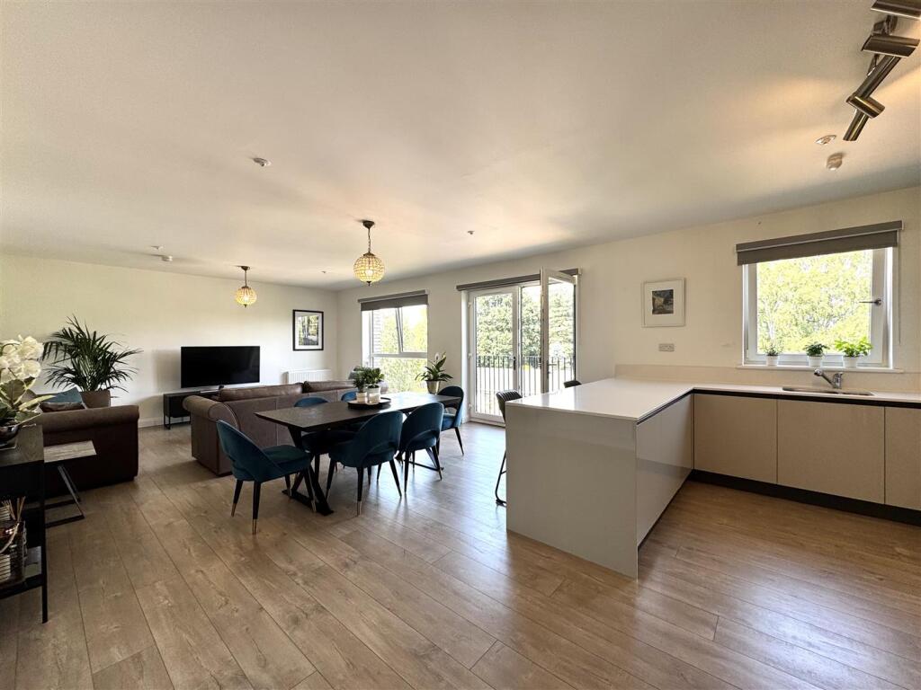 Kitchen/Diner/Lounge