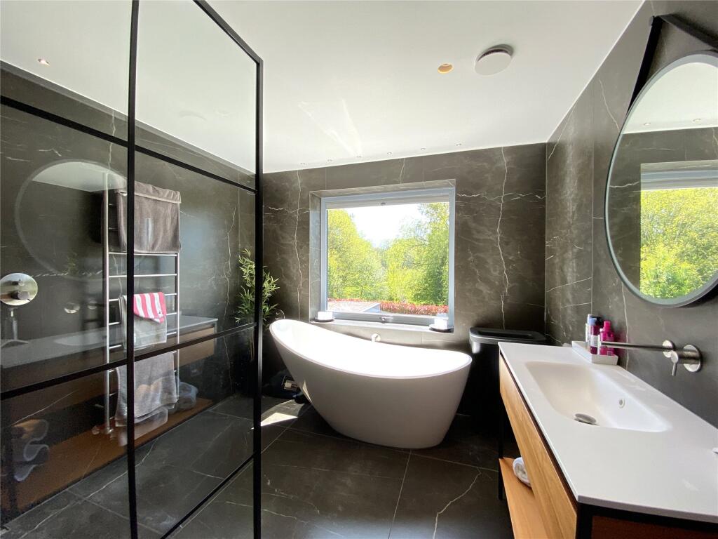 En Suite 1
