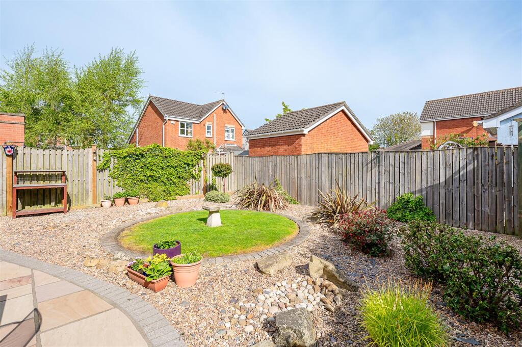 15 Whiterose drive-4.jpg