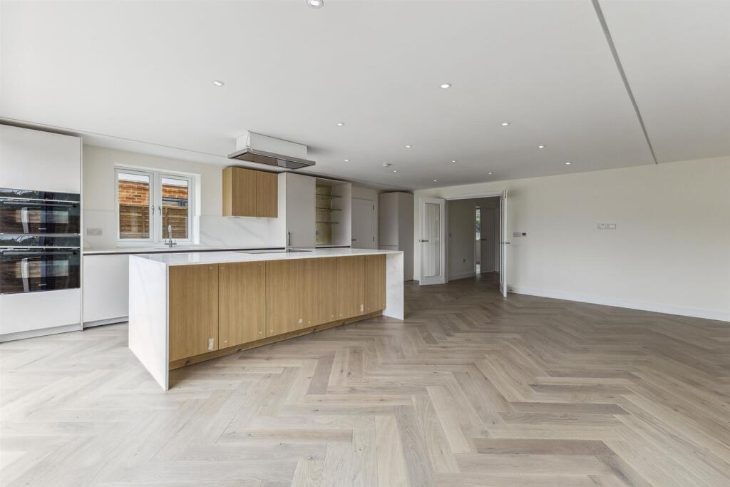 93575_Plot 2 The Squirells North St(9)_low.jpg