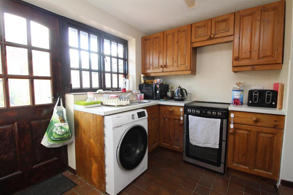 Kitchen.JPG