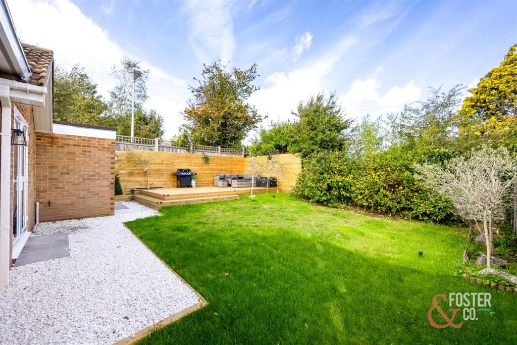 Redhill Close_9-024.JPG