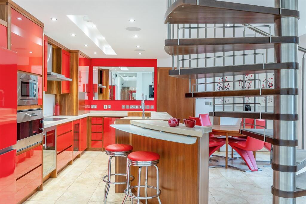 8654181-interior46.jpg