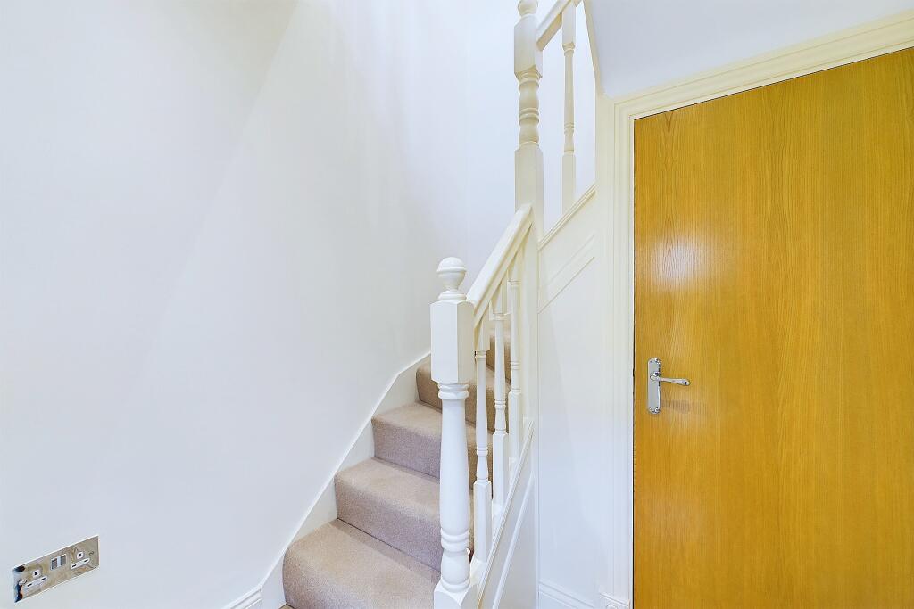 CAM04201G0-PR0050-STILL001