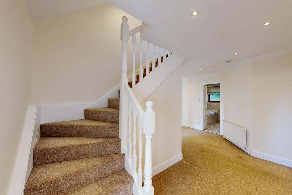 Graham Court, Bankfoot, Perth