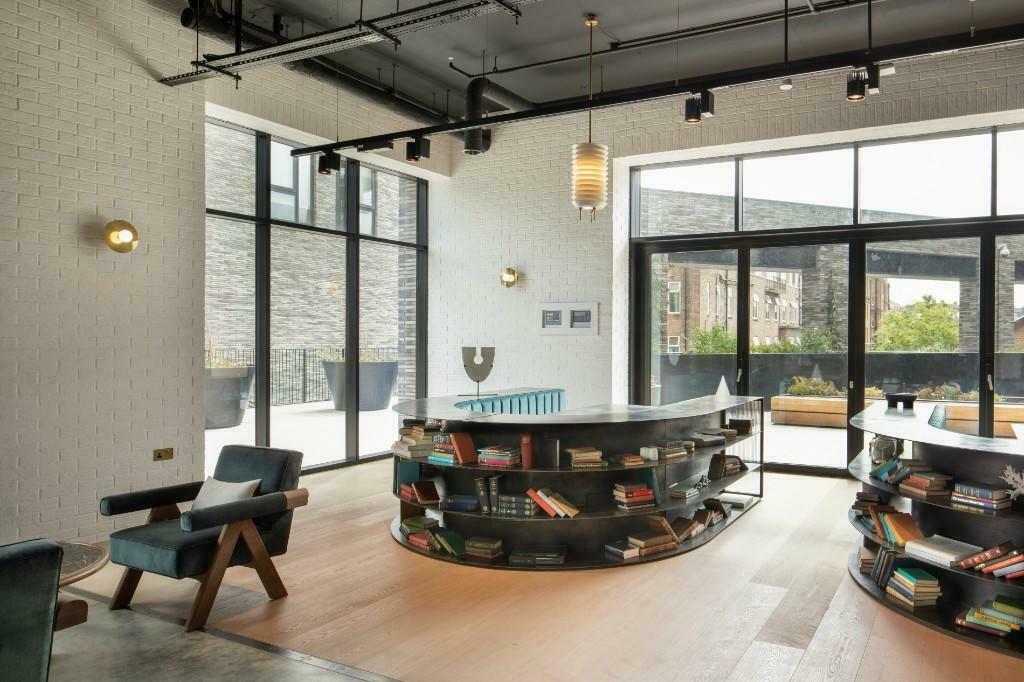 Lobby lounge