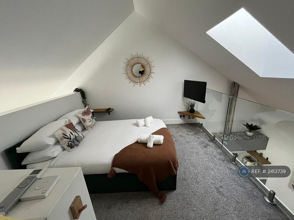 Living Room / 3rd Double Bedroom 