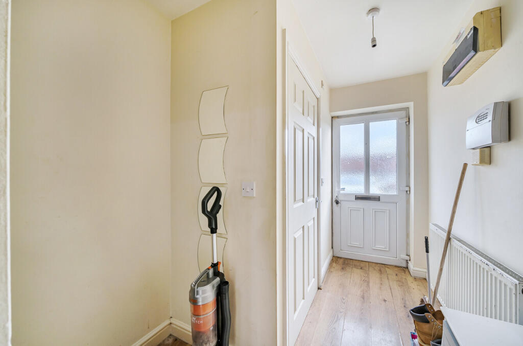 1369877-22-690a02...