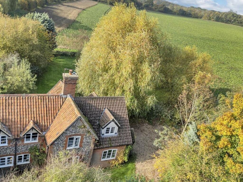 manor farm cottage thurston.jpg