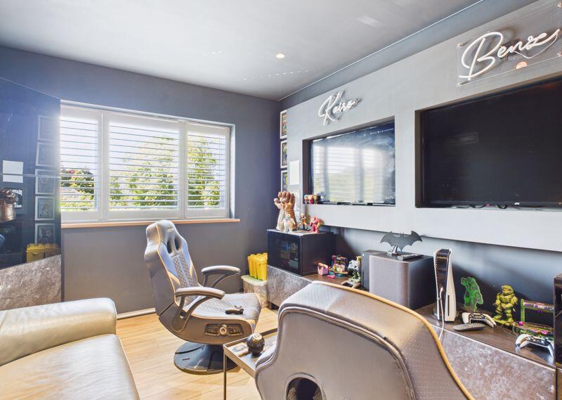 Bedroom / Games room