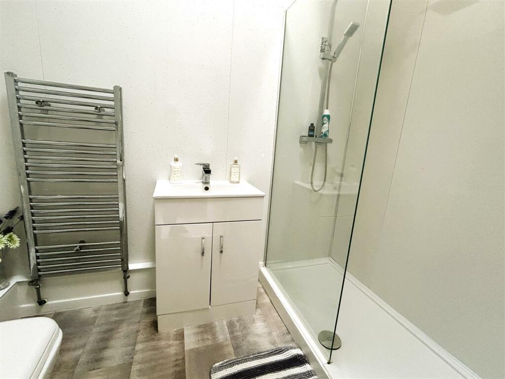shower room.JPG