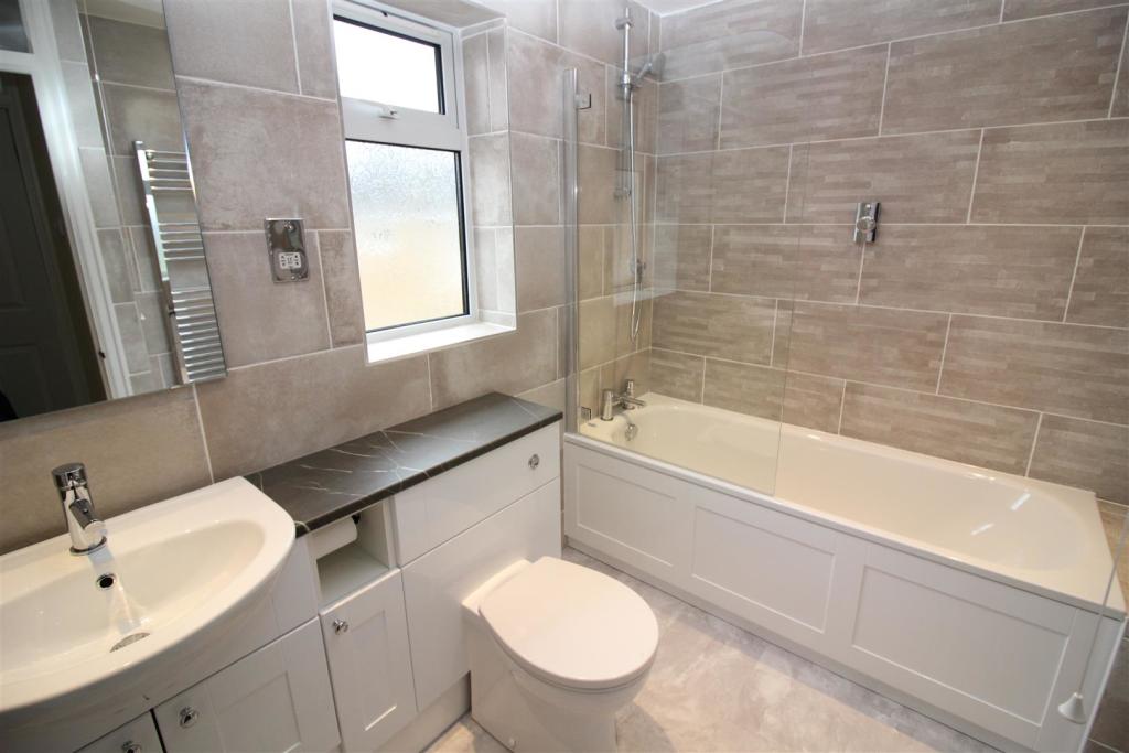 5 Chartview bathroom.JPG