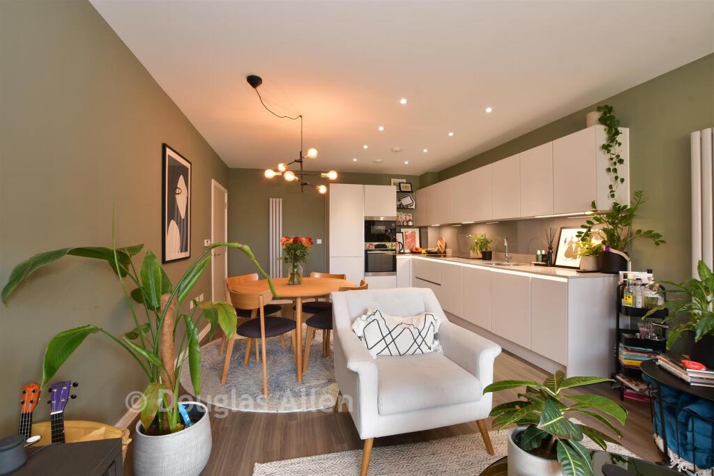 Lounge/Kitchen /Dining Room