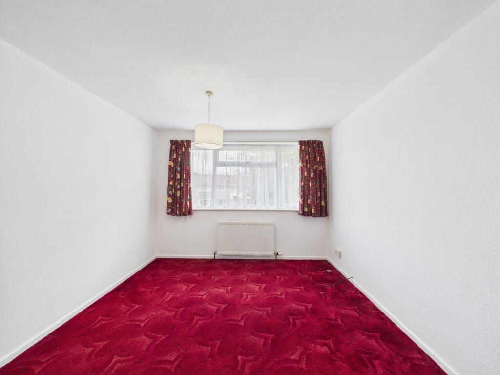 CAM02023G0-PR0142-STILL008