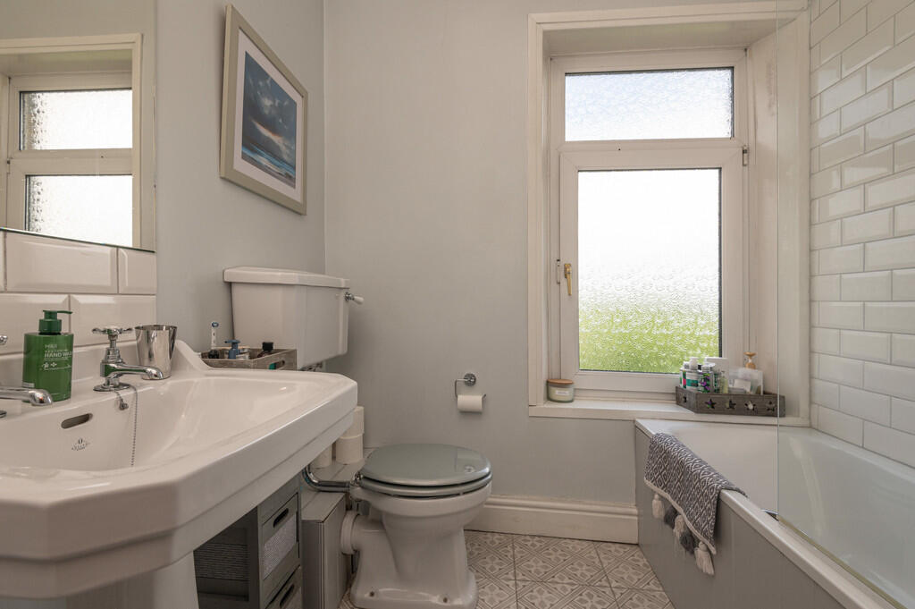 31 - 62 Branch St...