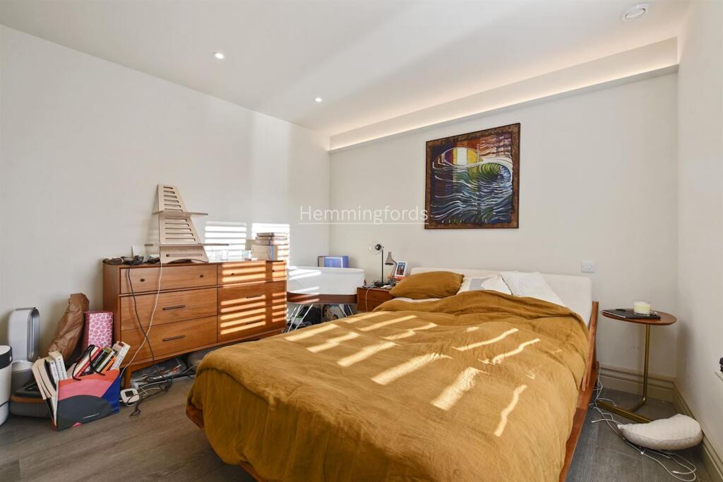 03-89cdGCHMF - Flat 2 81A Haverstock Hill - Bedroo