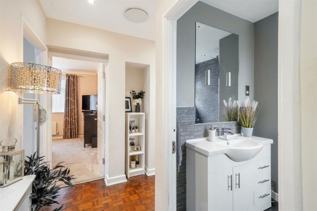 9 Circle Court, Harrowdene Road - 3L6tw73aQv3vkWxm