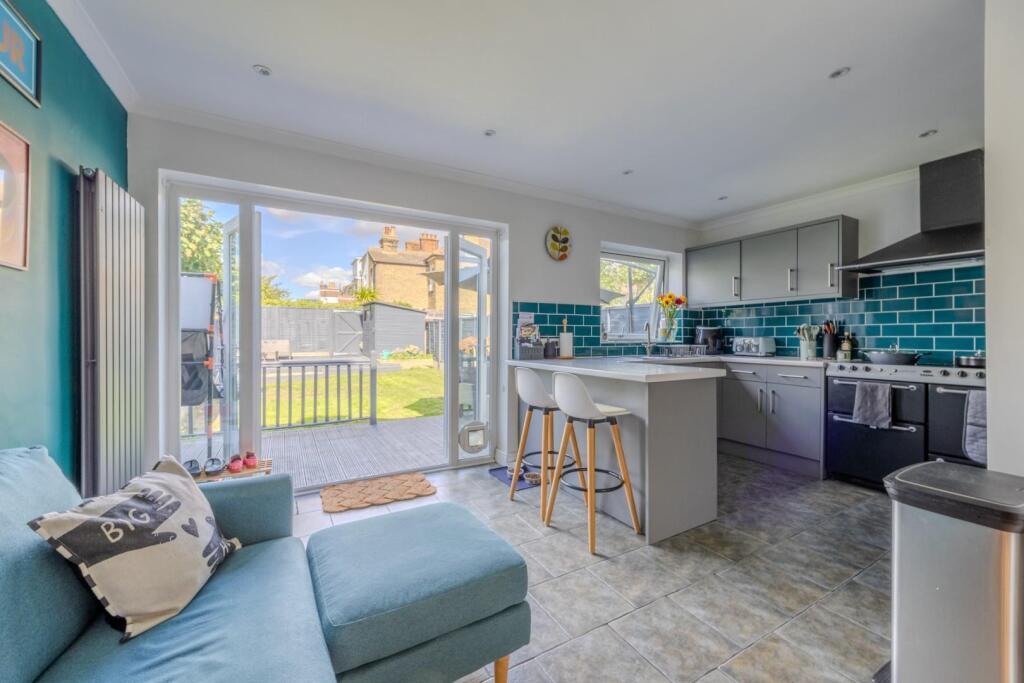 Kitchen Family Room