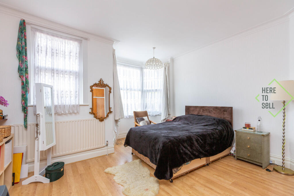 10 Hillside Avenue, N11 3DE-25